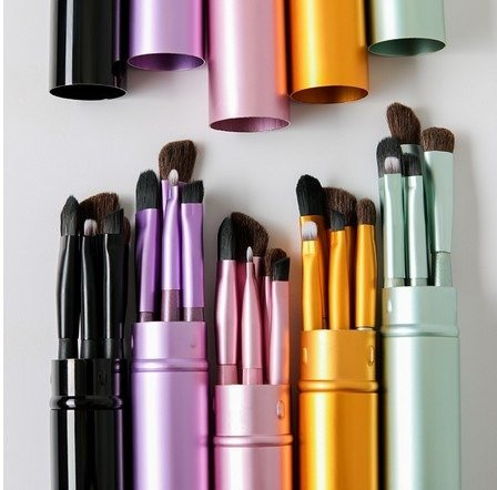 Zestaw 5 pędzleków do makijazu w metalowym czarnym etui 