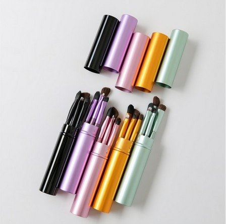 Zestaw 5 pędzleków do makijazu w metalowym czarnym etui 